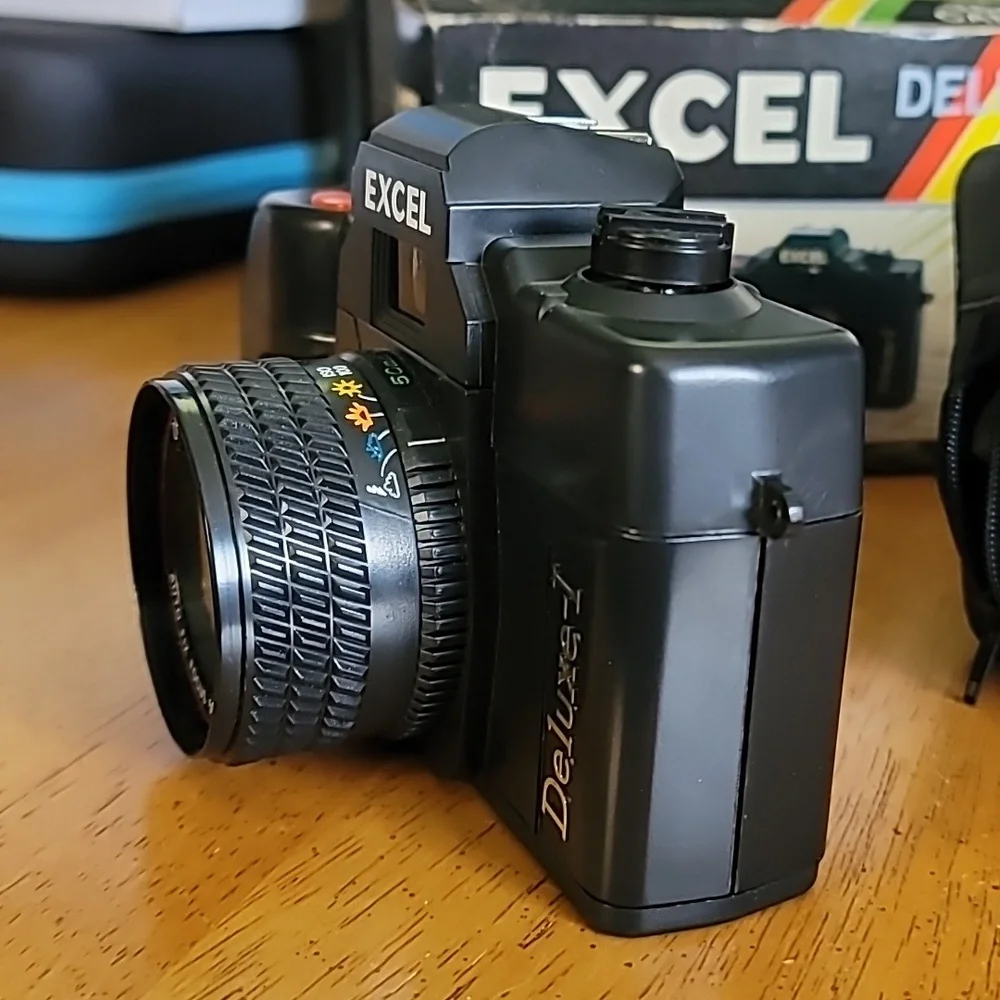 ☆Vintage EXCEL Deluxe-1 Black 35mm Camera